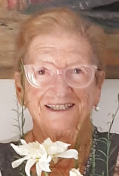 Esther Carlos Luzuriaga